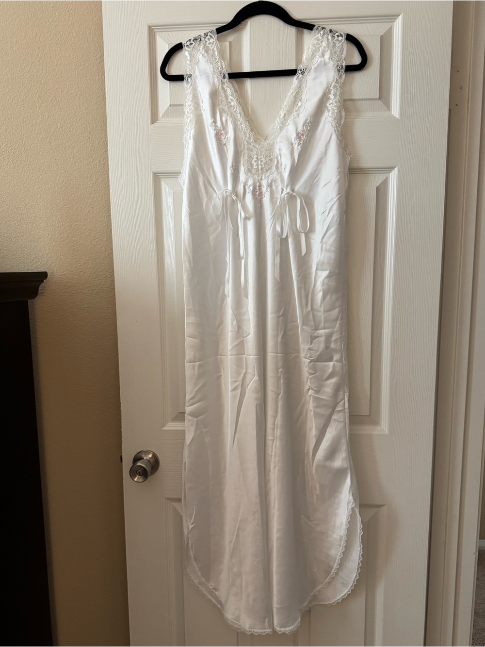 Satiny White Lace-Trimmed Chemise with Ribbons & Pink Embroidery from Barbizon - Picture 10 of 13